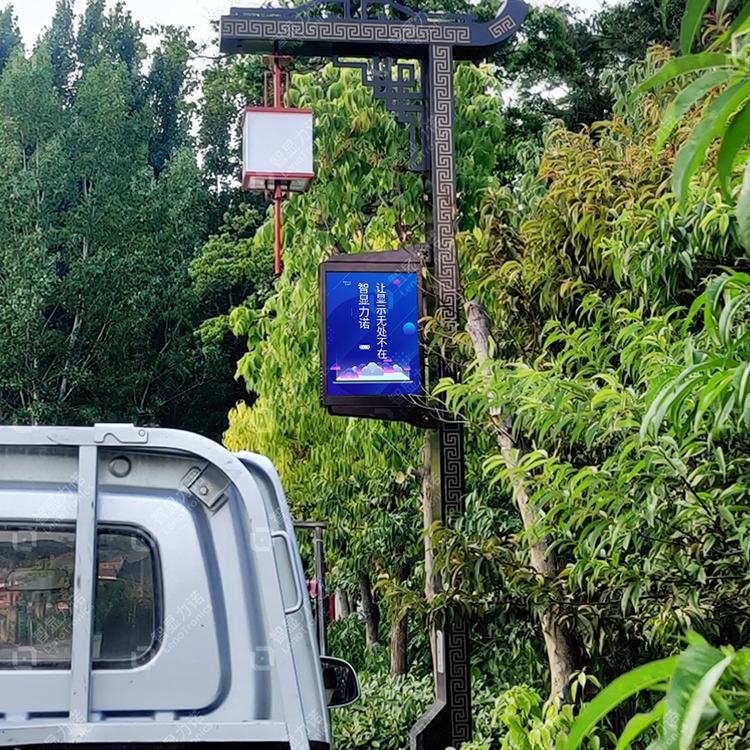 震撼登场！城市道路LED灯杆屏打造360°震撼视觉盛宴！